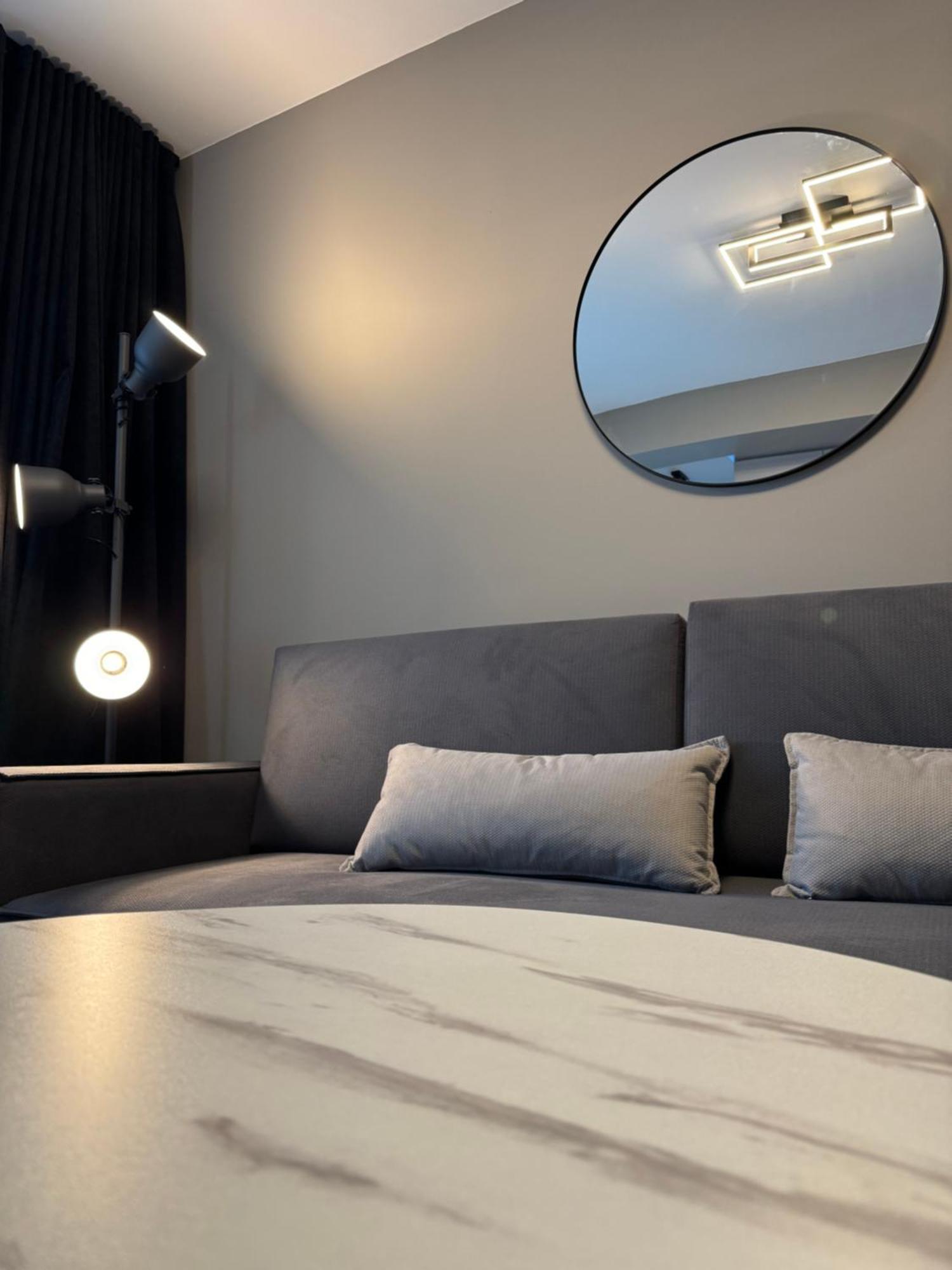 Vartan Lux 4