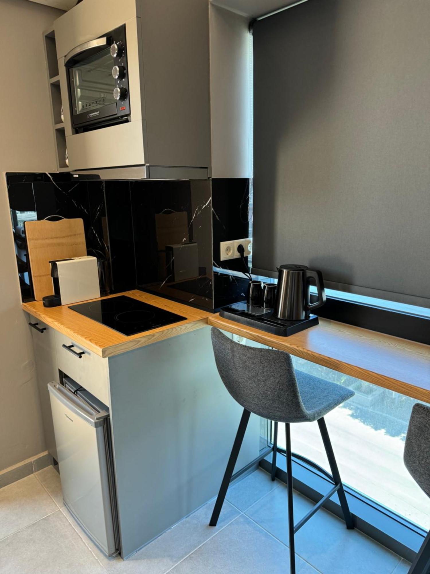 Vartan Lux 4 *