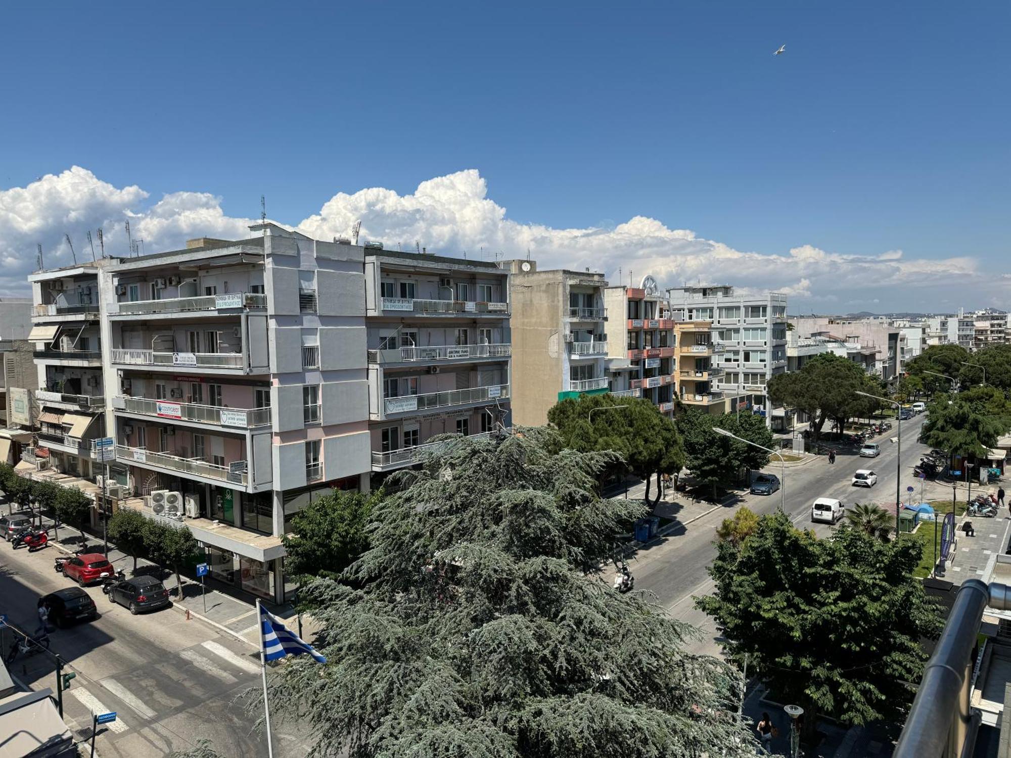 Vartan Lux 4